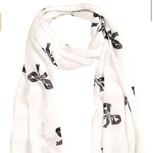 Kate Spade Scarf Allover bow print - Imported Fiber Content 100% viscos NWT